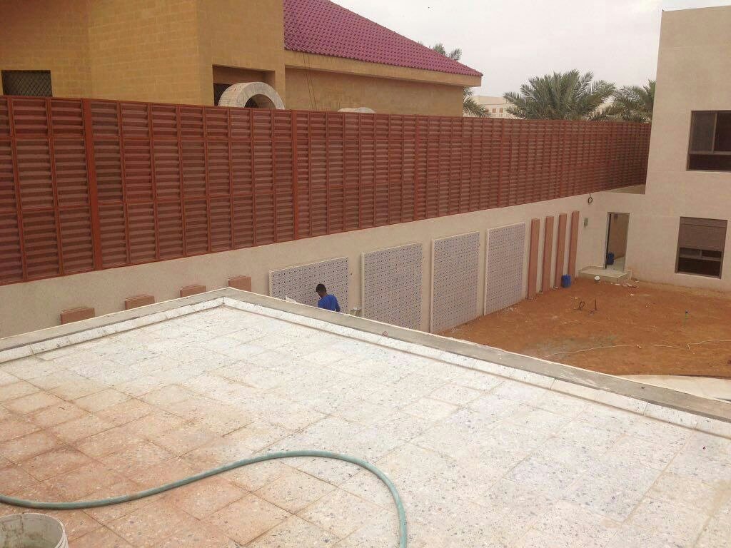 سواتر قوية بالرياض تتحمل الظروف الجوية القاسية