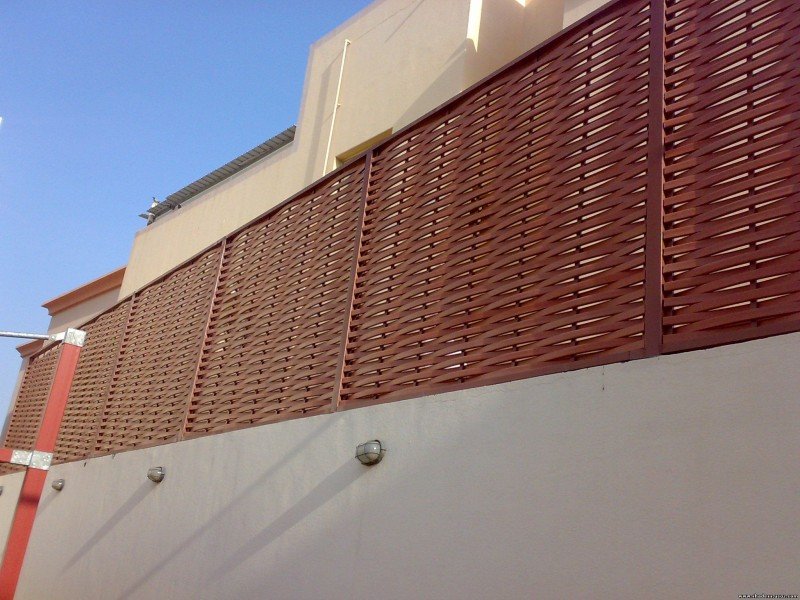 تنفيذ سواتر بالرياض بسرعة وضمان طويل الأمد